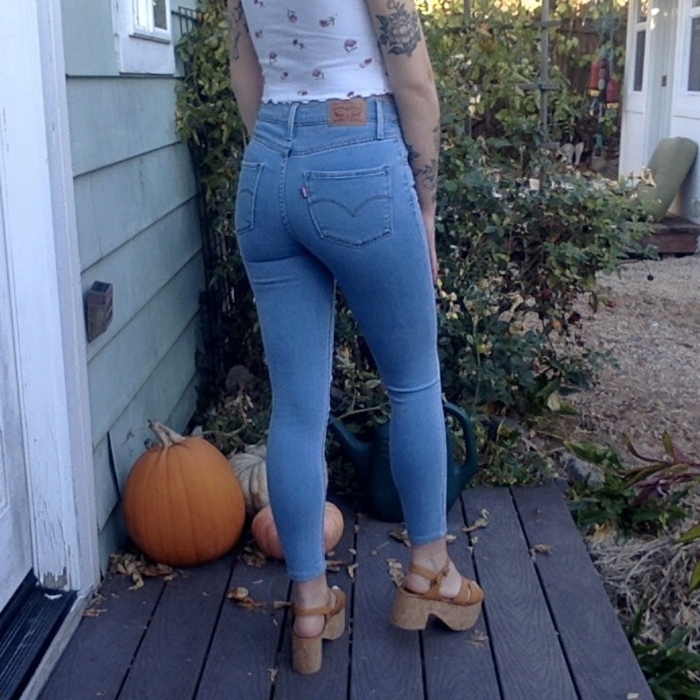 BRAND NEW Levi’s Skinny Jean 💙